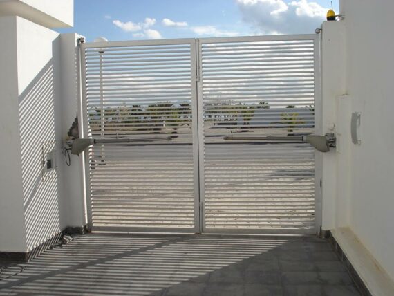 SWING DOORS - Image 7